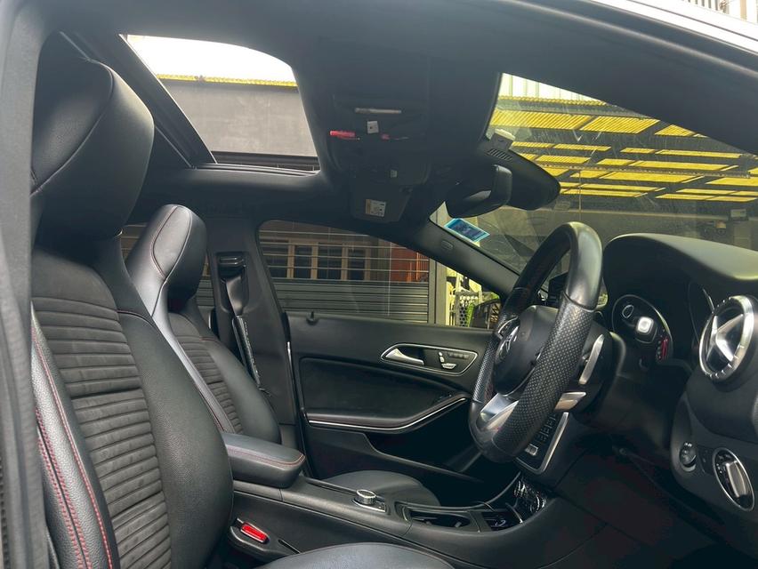Mercedes benz CLA250 (2016) 8