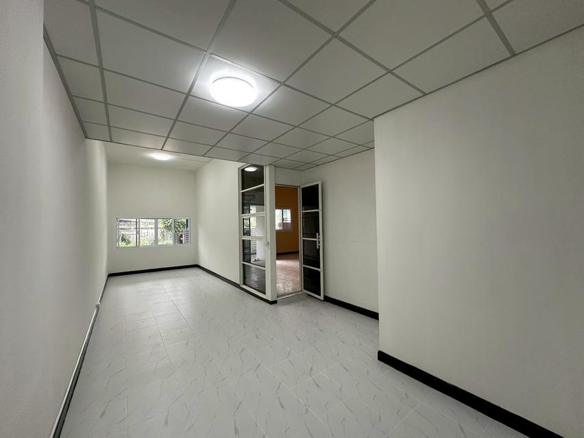 ให้เช่า!! ทาวน์โฮม 3 ชั้น บ้านลูกกอล์ฟ พรีเมี่ยม ( หลังมุมถนนเมน ) ตรงข้ามไม่ชนใคร เมืองทองธานี ปากเกร็ด รีโนเวทใหม่ บ้านพร้อมเช่าทันที 5