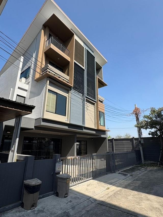 💎 [ขาย] โฮมออฟฟิศหรู 2 คูหาเชื่อม Haus Clover แจ้งวัฒนะ-ราชพฤกษ์ สำหรับทำคลินิค/ออฟฟิศขนาดใหญ่ หรือบ้านพักอาศัย. 2
