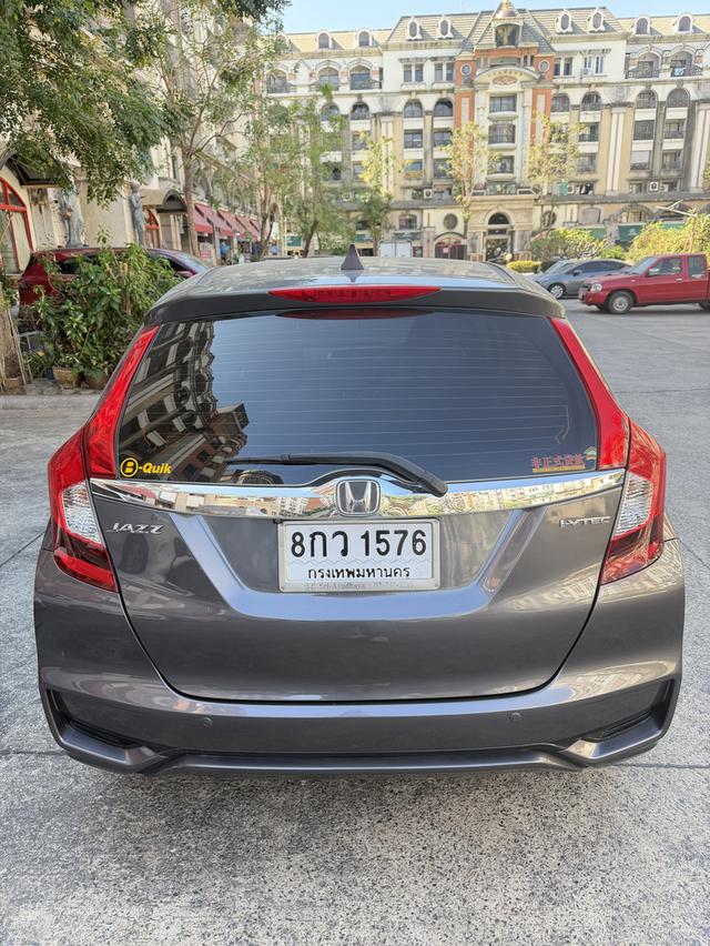 Honda JAZZ ปี2019รถบ้านเจ้าของขายเอง ไมล์เพียง74445โล เข้าศูนย์ตลอด 370000 รูปที่ 7