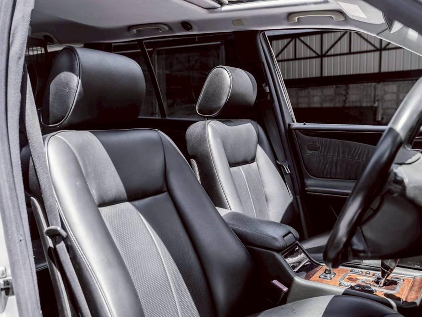 รหัสรถ 67GG12 Mercedes-Benz E240 Estate V6 2.6L (w210) ปี2002 13