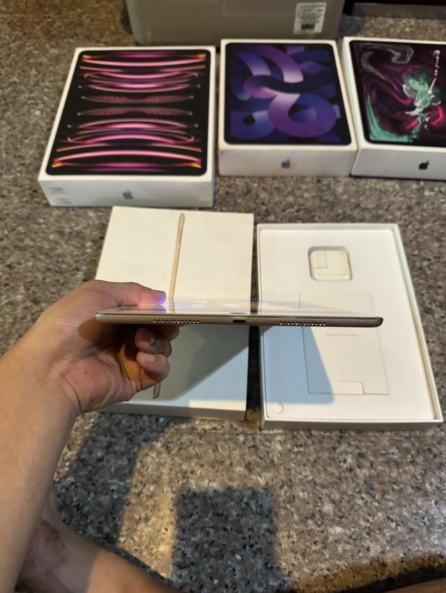 ขายๆๆๆถูกๆๆiPadPro9.7สีGold32กิ๊กWifi Celluer ใส่ซิมได้มีกล่องอีมี่ตรงใช้งานดีทุกๆฟังชั่นสูนTrueทุกๆฟังชั่นรีสโตได้ตลอดไม่มีติดไอคราว Model TH/A สภา 4
