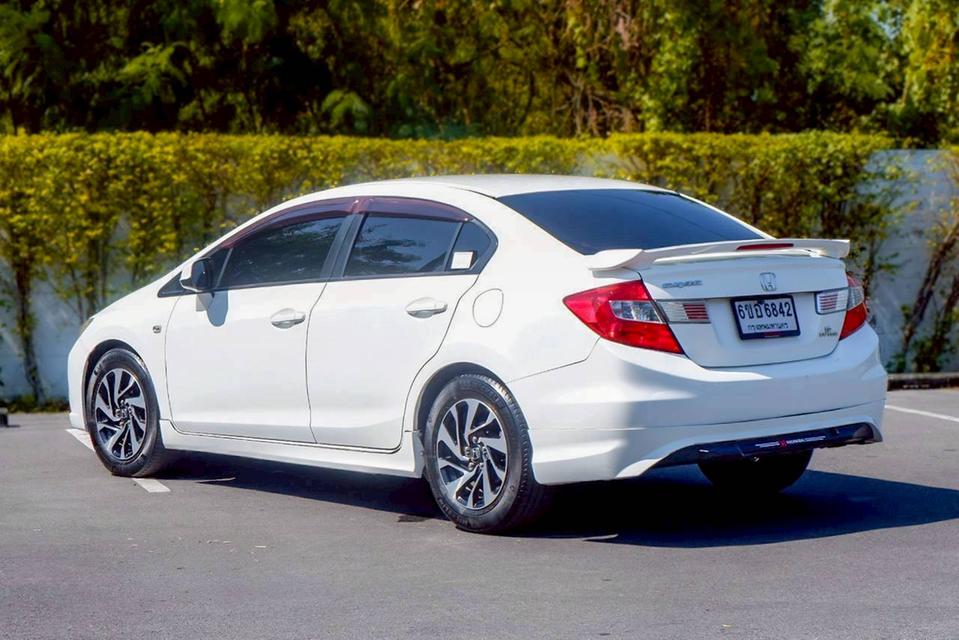 รหัสรถ QT6842 Honda Civic FB 1.8 S เกียร์ Auto สีขาว ปี2013 6