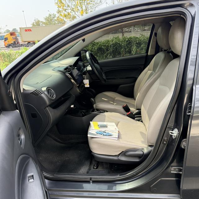 Mitsubishi Attrage GLS Limited AUTO 2015 ✅น็อตไม่ขยับ ไม่เคยชน ไม่เคยแก็ส ❇️ภายในสะอาด ไมล์แท้ใช้น้อย ✅แผนที่กูเกิ้ล ยูทูป กล้องหลัง ❇️ปุ่มสตาร์ท รูปที่ 12