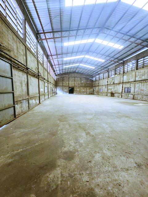 ประชาอุทิศ-บางครุ รถเทเลอร์ 18 ล้อเข้าได้ ถ.สุขสวัสดิ์ 62-72 ให้เช่าโกดัง และอาคาร2ชัั้น 600ตร.ม. 1