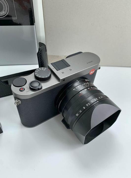 Leica Q type 116 Titanium Full Box