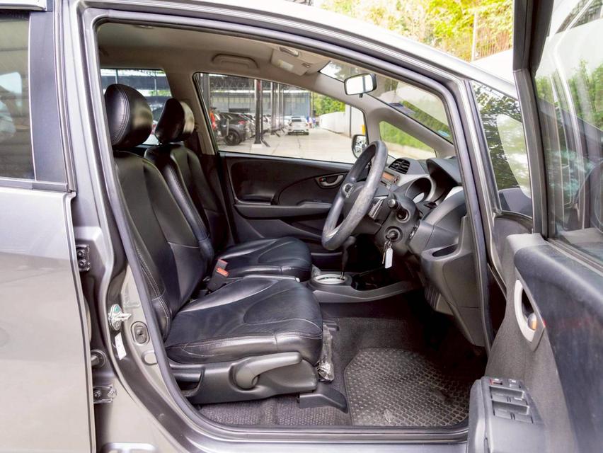 Honda jazz 1.5SV ปี 2012 ♨️ #ประกันเครื่องเกียร์3ปี3หมื่นkm♨️ 12