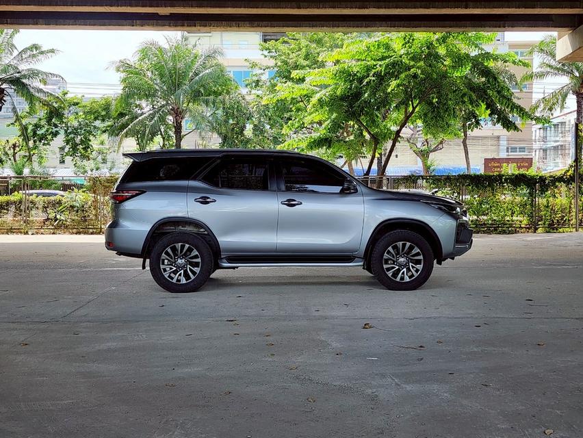 ขายรถ Toyota Fortuner 2.4V 2wd ปี 2023 สีเทา เกียร์ออโต้ 8