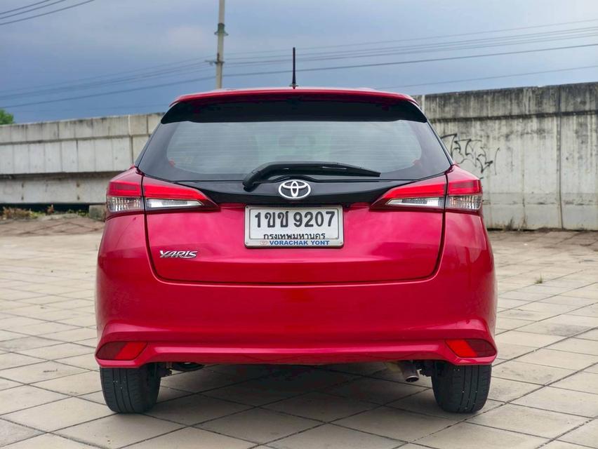 TOYOTA YARIS 1.2 MID Hatchback สีแดง ปี 2020