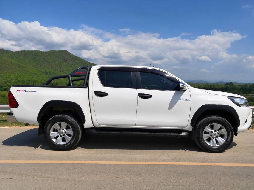 TOYOTA REVO 4 ประตู สีขาว เกียร์ธรรมดา 1