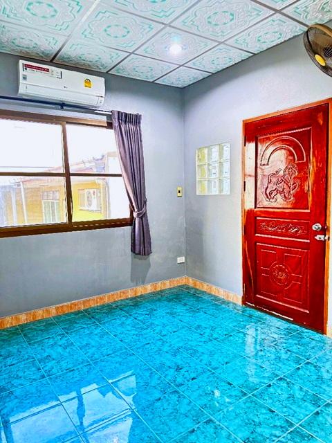 MRT ห้วยขวาง 1.1 กม. บิ๊กซี รัชดา 1 กม. บ้านให้เช่าสองชั้นครึ่ง ฟังก์ชัน 2 นอน 2 น้ำ MRT สุทธิสาร 700 ม. 25 ตร.ว 7