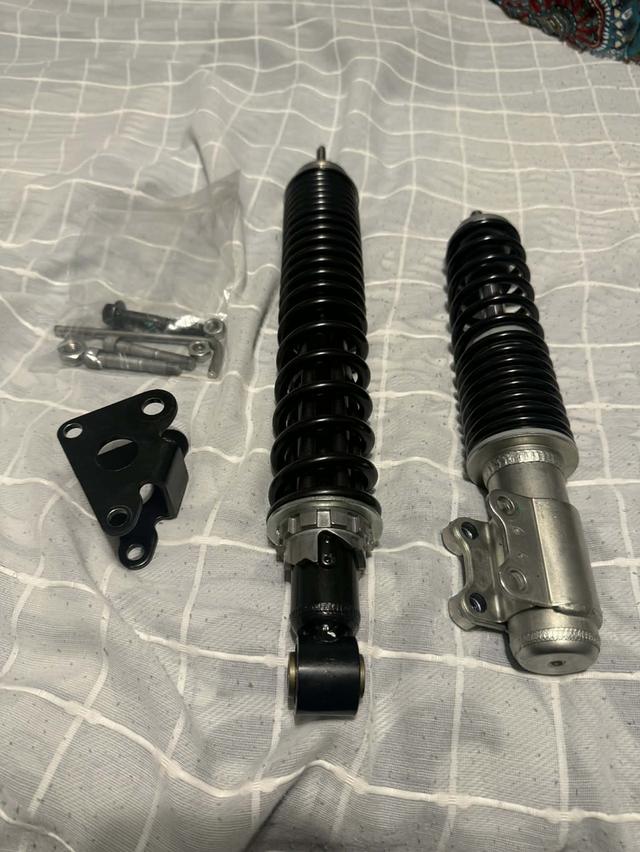 ขายโช็คแท้ของVespa มือ1 ถอดจากรถใหม่ไม่เคยใช้