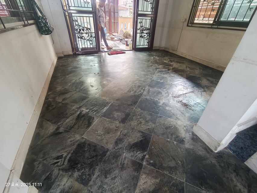 บ้านมือสอง 2ชั้น 3 ห้องนอน 2 ห้องน้ำ พร้อมออฟฟิศ จอดรถได้ 2 คัน แถมฟรีแอร์ 5 ตัว 6