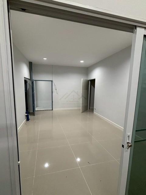 ให้เช่าโกดังพร้อมออฟฟิศ 320ตรม. คลองสาน เจริญรัถ 20 ใกล้ ICONSIAM เหมาะทำศูนย์กระจายสินค้า พร้อมพื้นที่ออฟฟิศ ฟังก์ชันคร 6