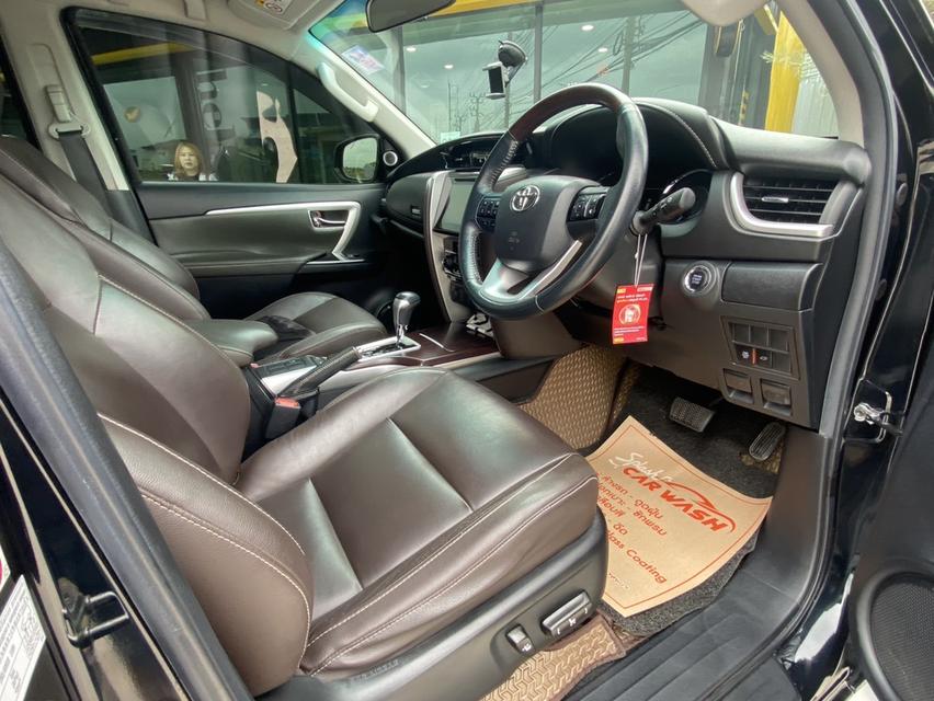 Toyota Fortuner รุ่น 2.4V ขับ2 8