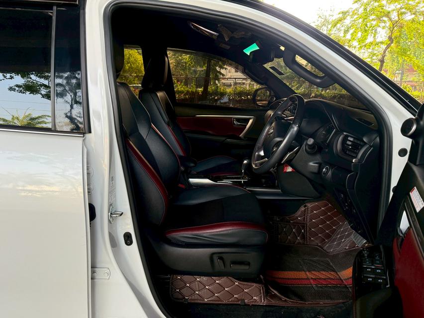 Toyota FORTUNER 2.4 Legender Black Top 2WD AT ปี 2024 รูปที่ 14
