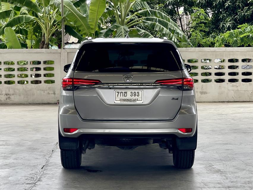 2018 TOYOTA FORTUNER 2.4 V 4WD สีเทา ไมล์ 147768 กม.  6