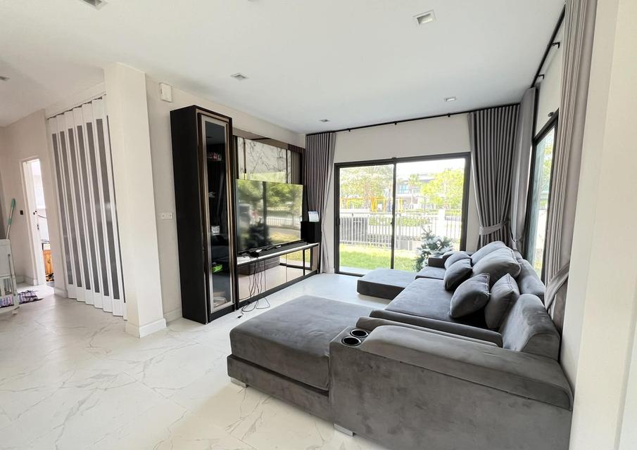 เช่า เวนิว ไอดี พหลโยธิน รังสิต  4ห้องนอน 5ห้องน้ำ 3