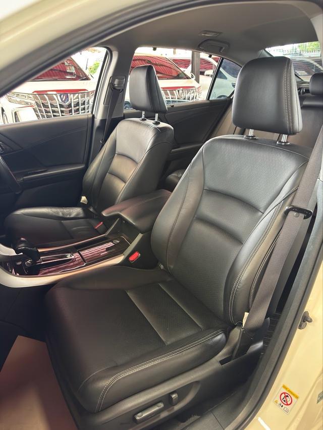 HONDA ACCORD 2.0 EL ปี 2015 รูปที่ 14