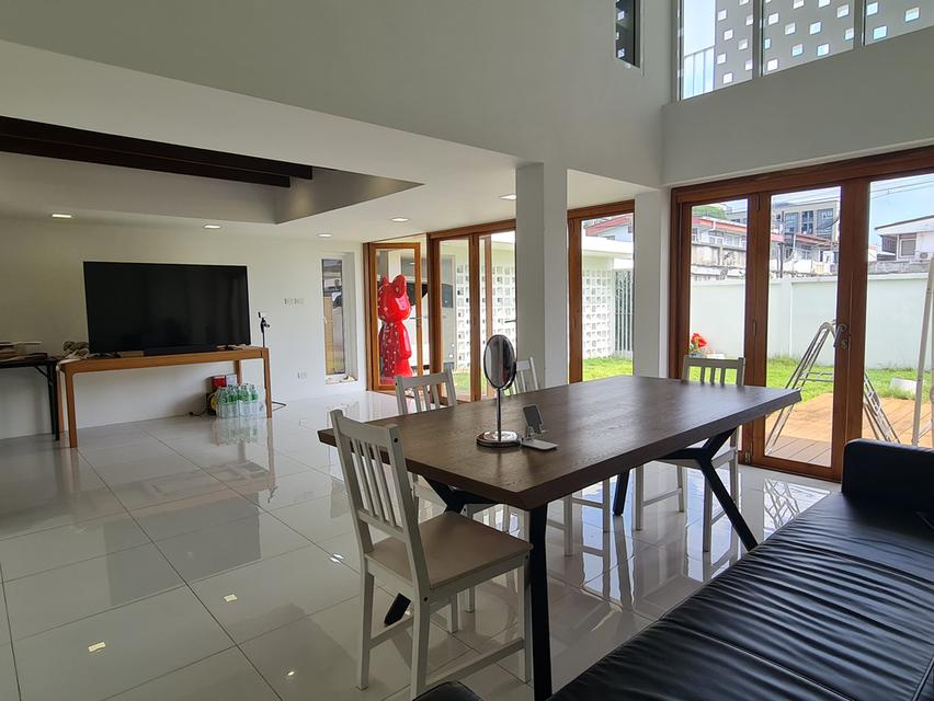 ขายด่วน (จะย้ายไปต่างประเทศ) บ้านสวยพร้อมอยู่ 60 ตรว. Minimal Style by Renos หมู่บ้านเสรี-รามคำแหง-พระราม 9 (Seri Village Ramkhamhaeng-Rama9 ) 13