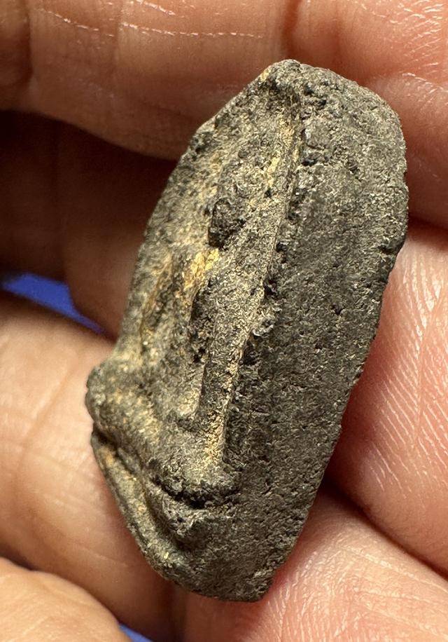 พระซุ้มกอเนื้อผงคลุกรัก ลป.เพิ่ม วัดกลางบางแก้ว