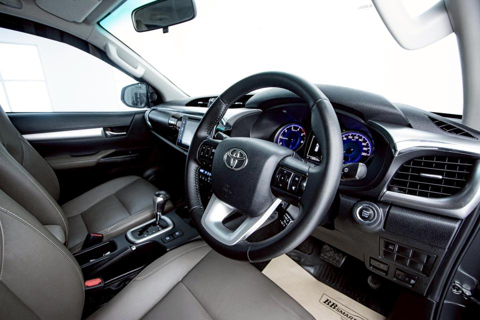 TOYOTA REVO 2.8 G NAVI PRERUNNER DOUBLECAB  2015  9