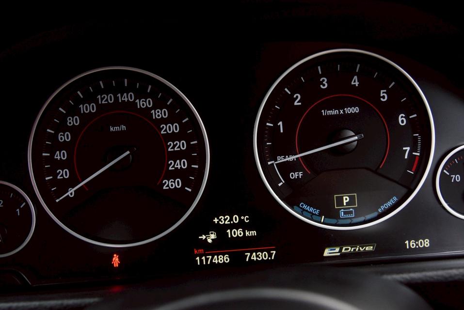 รหัสรถ CBL8930 BMW 330e M Sport LCI F30 AT 2019 19