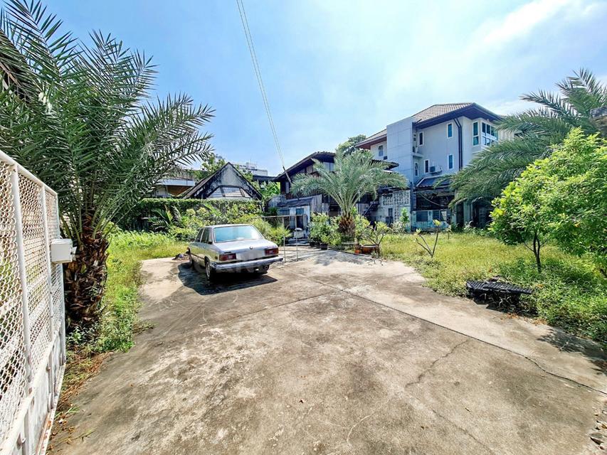 ขายที่ดินพร้อมบ้านไม้เก่า 1 หลัง เขตกรุงเทพฯชั้นใน ถนนตากสิน-สาทร วงเวียนใหญ่-สำเหร่ 102 ตรว. 7
