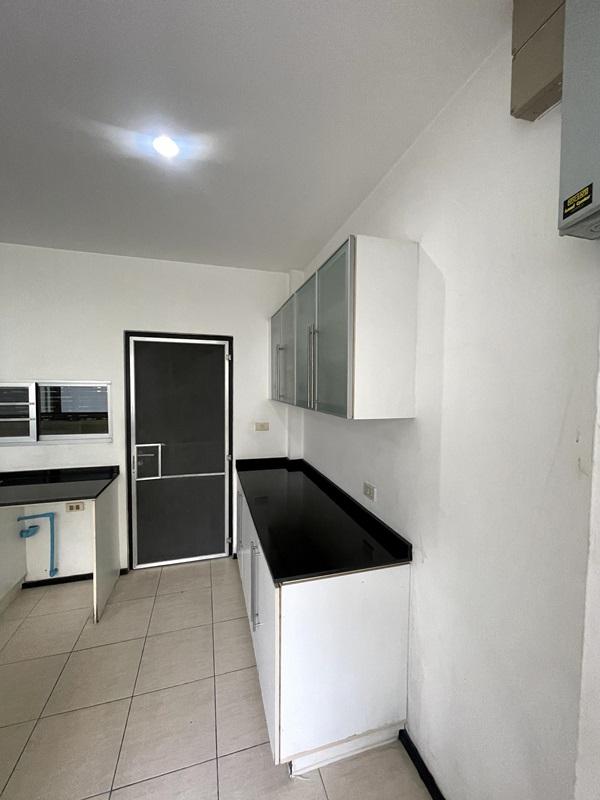 ขายบ้าน 2 ชั้น หมู่บ้าน โนเบิลทารา งามวงศ์วาน เมืองนนทบุรี หน้าโครงการติดสถานีรถไฟฟ้า Tel 089-8578865 13