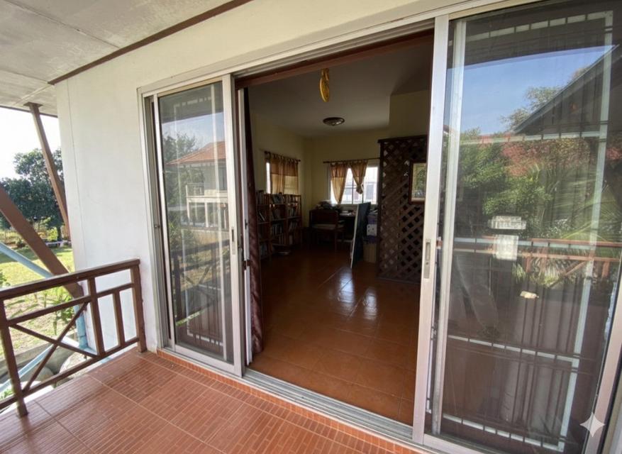 ขายบ้านเดี่ยวยกสูง 1 หลัง และ เรือนไทยเล็ก 1 หลัง 129.8 ตร.ว. ใกล้ ม.รัตนาธานี 6