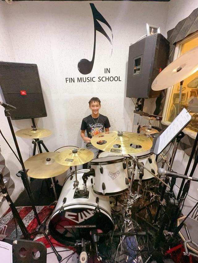 รับสอนกลองทุกประเภท ที่ Fin Music School 9