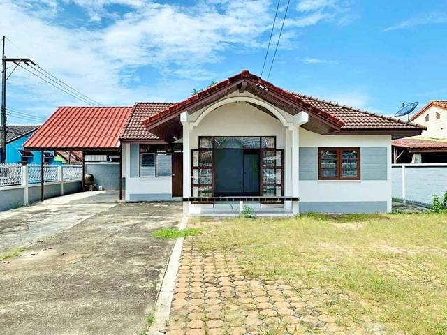 ให้เช่าบ้านกว้าง 102 Lotus ศรีราชา 1.4 กม.J Park ศรีราชา 2.9 กม. ตร.วา.ศรีราชา รร.ดาราสมุทร ศรีราชา 2.3 กม. 3 ห้องนอน 6