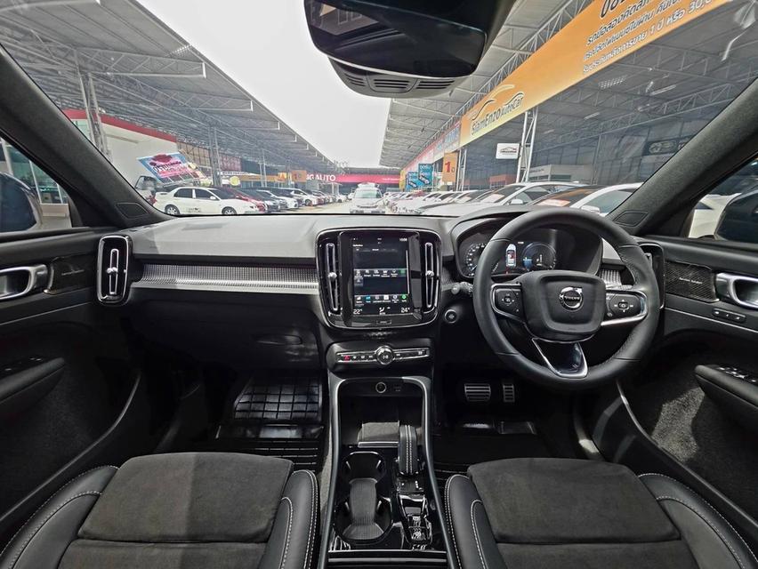 (แจ้งรหัสรถ SEZ744) Volvo XC40 Recharge T5 Inscription (Plug-in Hybrid) เกียร์ ออโต้ เบนซิน+ไฟฟ้า สี ขาว ปี 2022 จด 2023 รูปที่ 12