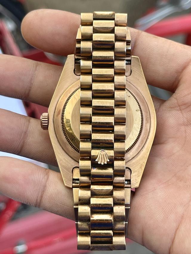 นาฬิกาข้อมือโรเล็กซ์ รุ่น DayDate เดย์-เดท ทองคำชมพู 18กะรัต 8