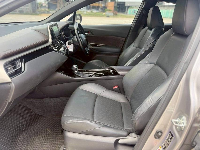 Toyota C-HR Hybrid ปี 2018 Wagon 4dr HV HI TOP CVT FWD top 1.8 (Hybrid) สีเทา ออโต้ รูปที่ 16