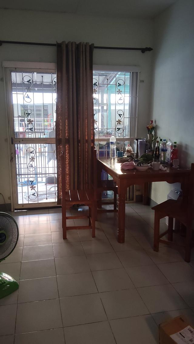บ้านทาวน์เฮ้าส์2ชั้น3ห้องนอน2ห้องนำ้ขายตามสภาพที่อยู่ถนนเพารักษ์ตตลาดหนามแดงสมุทรปราการ 6