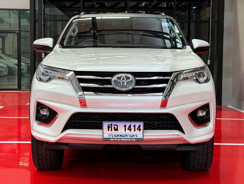 2019 TOYOTA FORTUNER TRD รถมือเดียวออกป้ายแดง รถวิ่งน้อย ประวัติศูนย์ครบ ไม่เคยมีอุบัติเหตุครับ 7