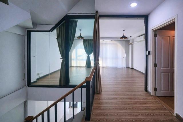 BTSปุณณวิถี 600ม. บน Skywalk อุดมสุข 800ม. 26ตร.ว. 520ตร.ม. ใหญ่มาก 8นอน ให้เช่าอาคาร โรงแรม 5ชั้น 8น้ำ ไบเทค บางนา 2.4 2