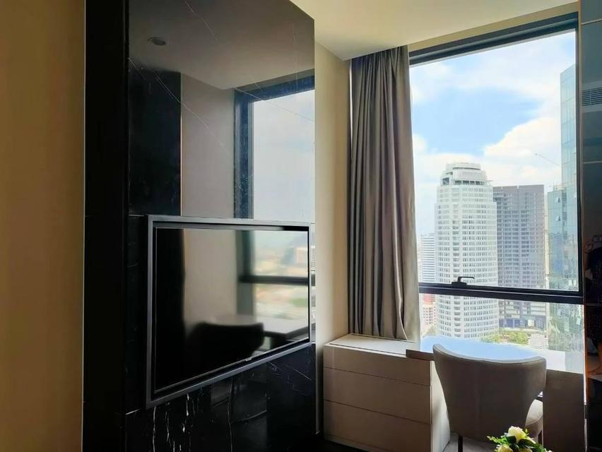 The Esse Sukhumwit 36 43 sqms 1 bedroom 24th floor Sale 15,900,000 baht Rent 50,000 / month Line ID : kingrice7 18