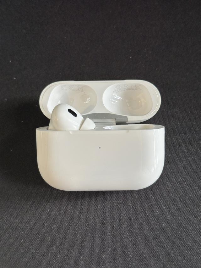AirPods Pro 2 (เคส + หูฟังข้างซ้าย) รูปที่ 3
