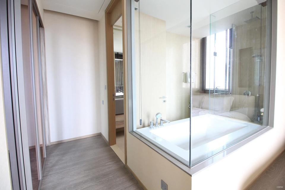 Luxury 2 bedroom unit in Asoke 8
