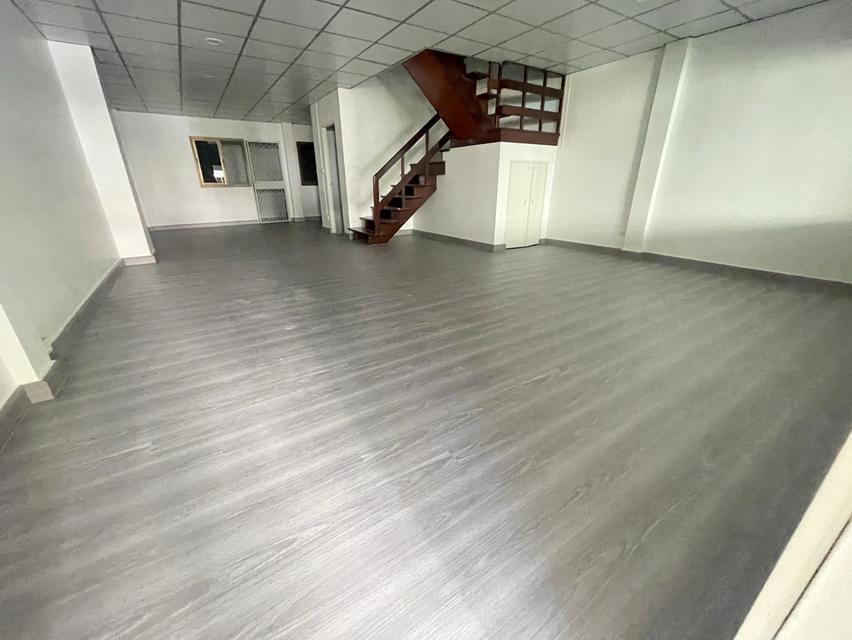 ขายทาวน์โฮม 2ชั้น รีโนเวทใหม่ หมู่บ้านเฟิร์สโฮม ซ.ร่วมมิตรพัฒนา แยก7 9