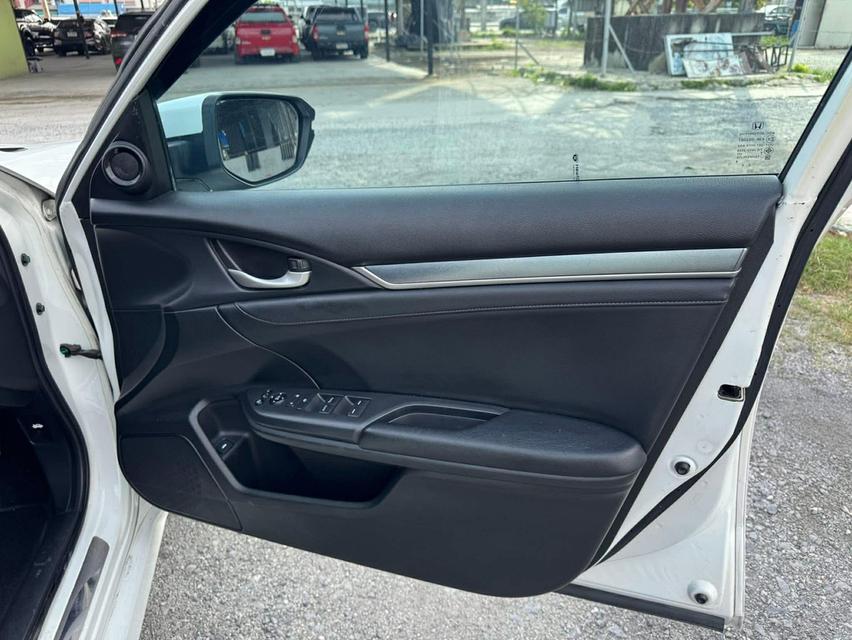 Honda CIVIC FC 1.5 turbo RS ปี2018 ไมล์แค่80,000 17