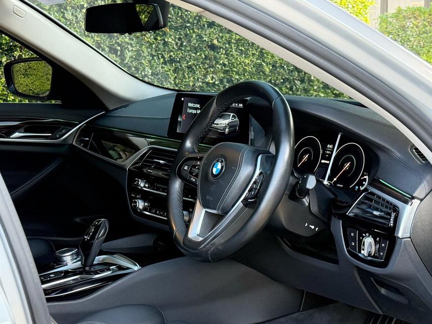 2020 BMW 530e SPORTLINE รถมือเดียว วิ่งน้อยเพียง 8X,XXX กม เข้าศูนย์ทุกระยะ รถไม่เคยมีอุบัติเหตุครับ 10