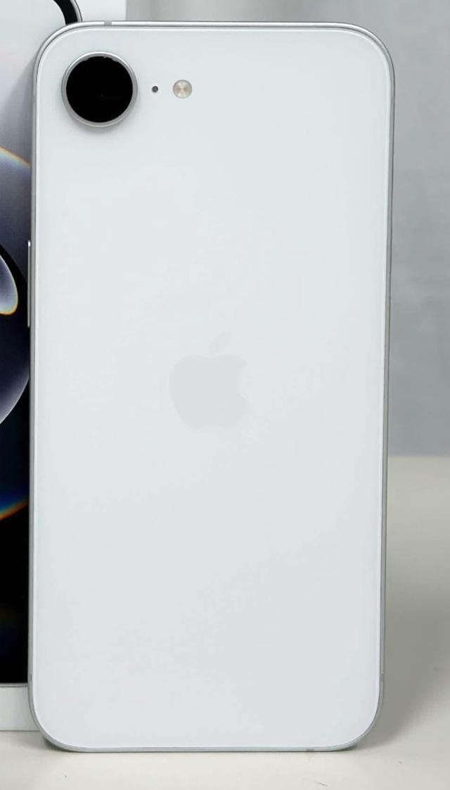 iPhone 16e White สำหรับขายเท่านั้น 3