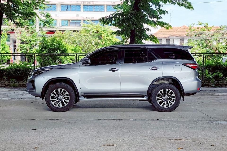 Toyota Fortuner 2.4 V 2WD AT ปี 2023 8