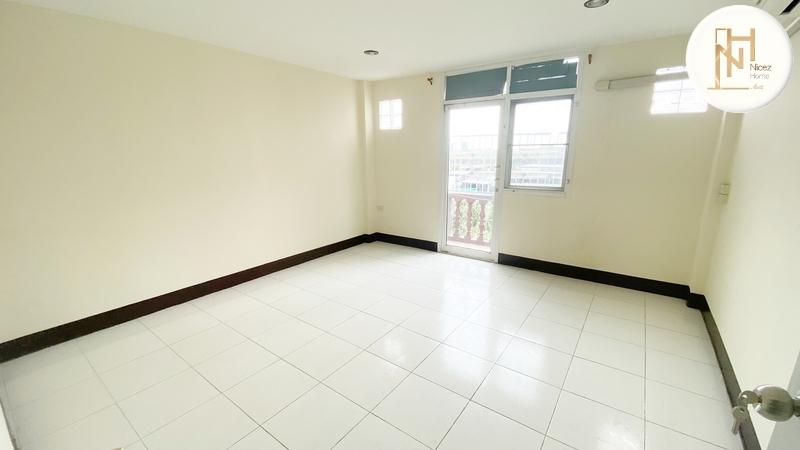 ขายอาคารพาณิชย์ ซอยสามัคคี สภาพสวย แหล่งชุมชน ใกล้ทางด่วนงามวงศ์วาน 11