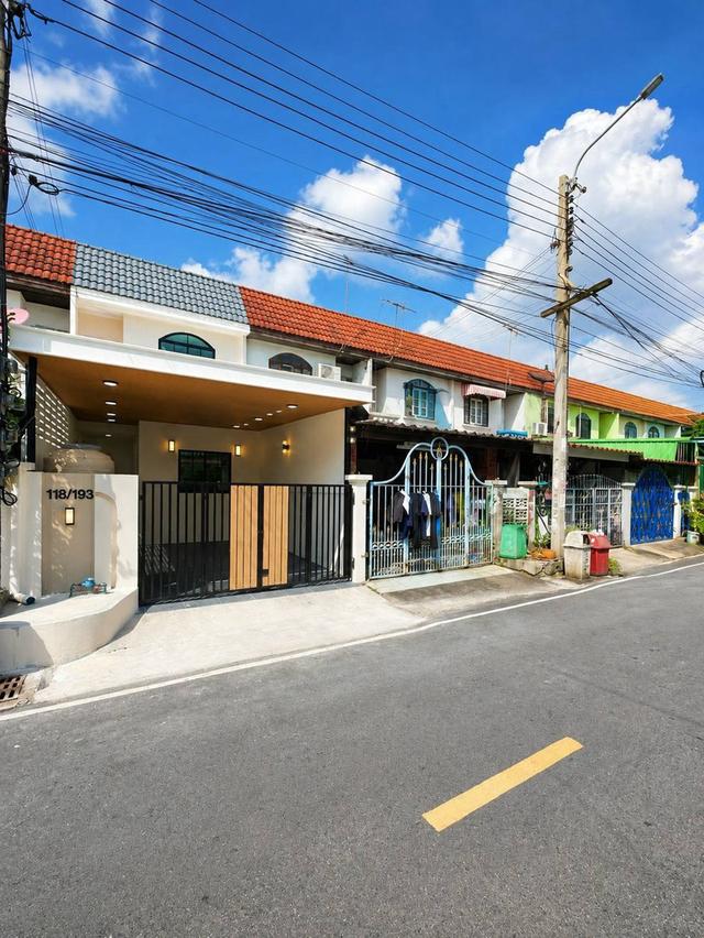 หมู่บ้านบัวทอง2  ติดรถไฟฟ้าสายสีม่วง สถานีคลองบางไผ่ ทาวน์เฮาส์ 2 ชั้น   ตกแต่งใหม่พร้อมอยู่ 20