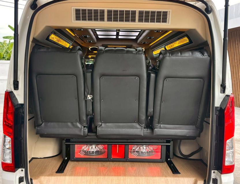 ขาย Toyota Commuter 2.8 ปี24 18