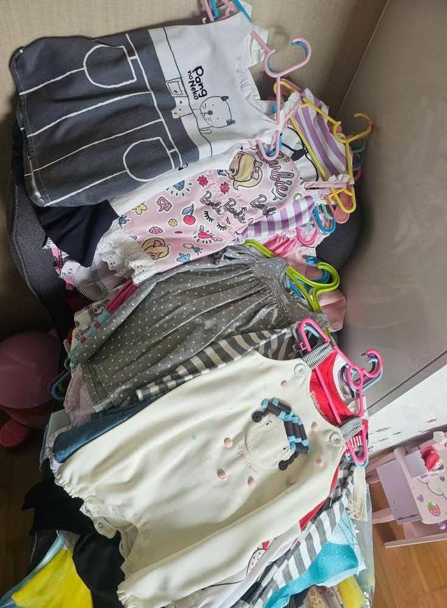 ขายเหมา ชุดเด็ก ชาลอม Chalom ส่งต่อมือสอง สภาพใหม่ ไม่มีตำหนิ สำหรับท่านที่ต้องการรับเสื้อผ้าไปขายต่อ รูปที่ 4